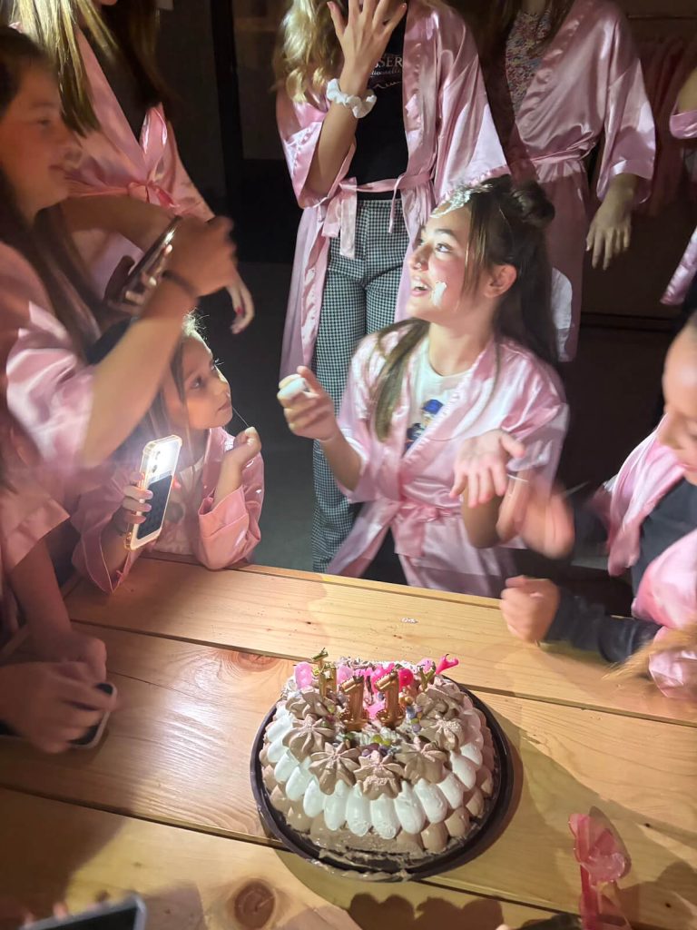 dream_play_igraonica_rodendani_sleepover_proslava_teren_spa_party_disco_karaoke_caj_pineli