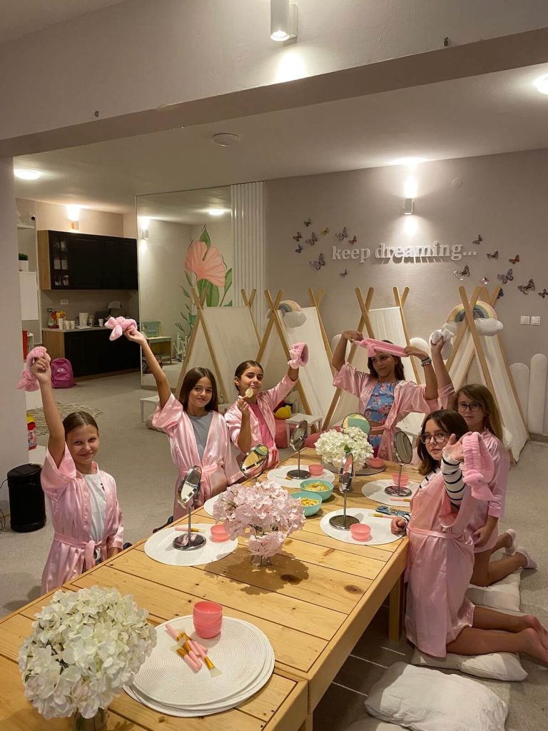 dream_play_igraonica_rodendani_sleepover_proslava_teren_spa_party_disco_karaoke_caj_pineli